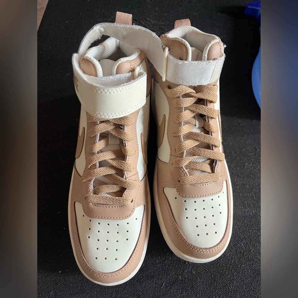 Nike Kids High-Top Sneakers in Cream & Tan